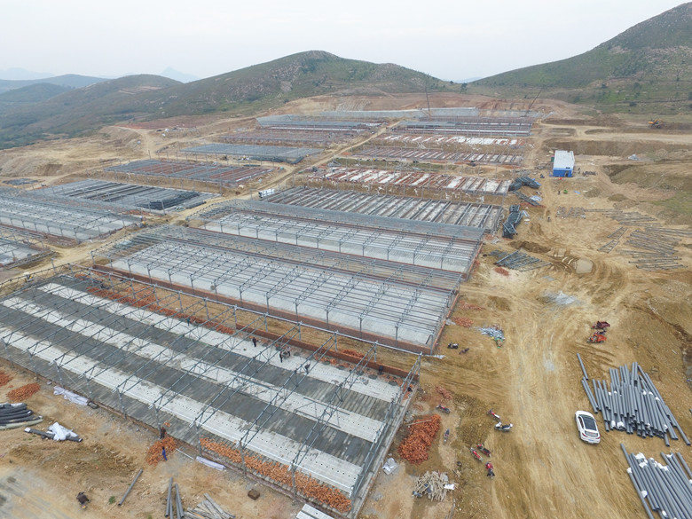 龙凤山农牧二期长龙山项目年出栏30万头生猪养殖基地(10月10日施工